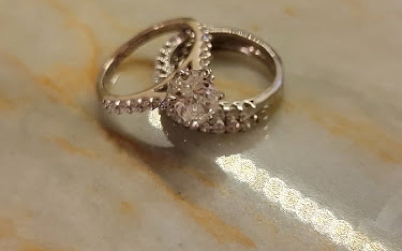 Flores Jewelry