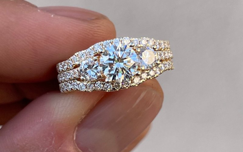 V Jewelers — Jewelry store in Avondale