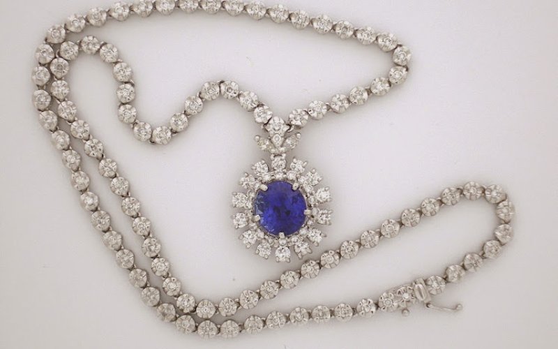 Cambridge Jewelry and Watch Buyers — Jewelry buyer in Cambridge