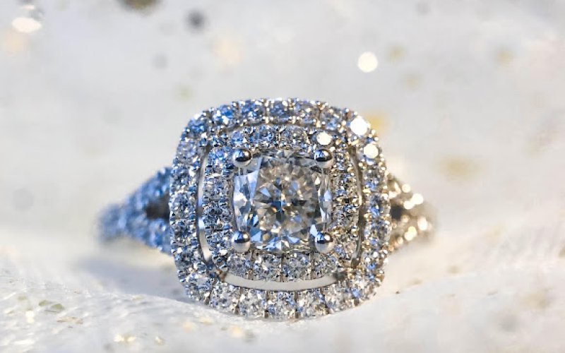 Rogers & Hollands Jewelers