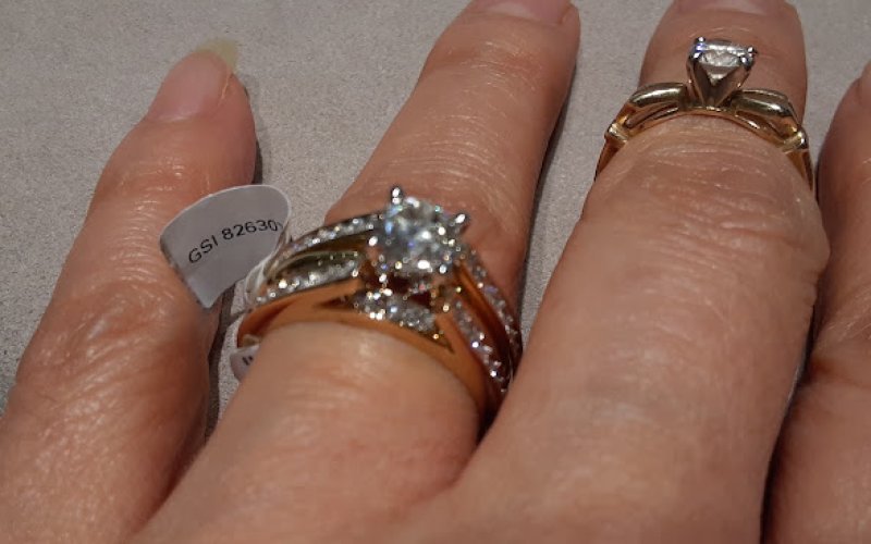 Zales Outlet — Jewelry store in McAllen