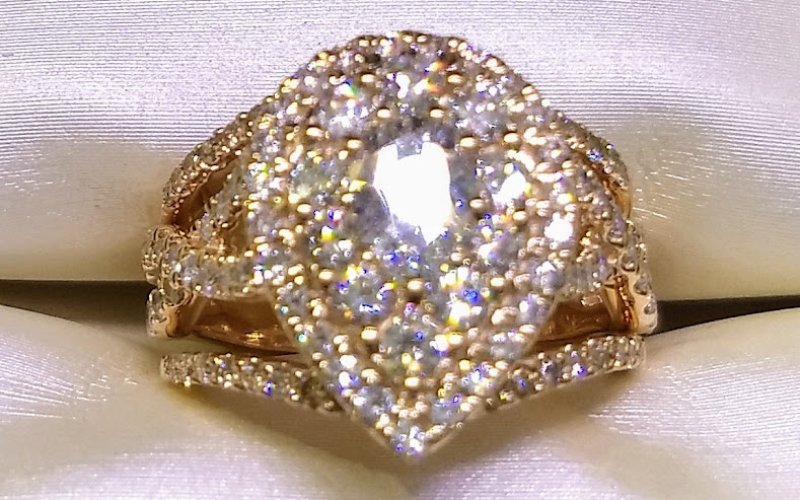 Solitaire the Diamond Store/PANDORA