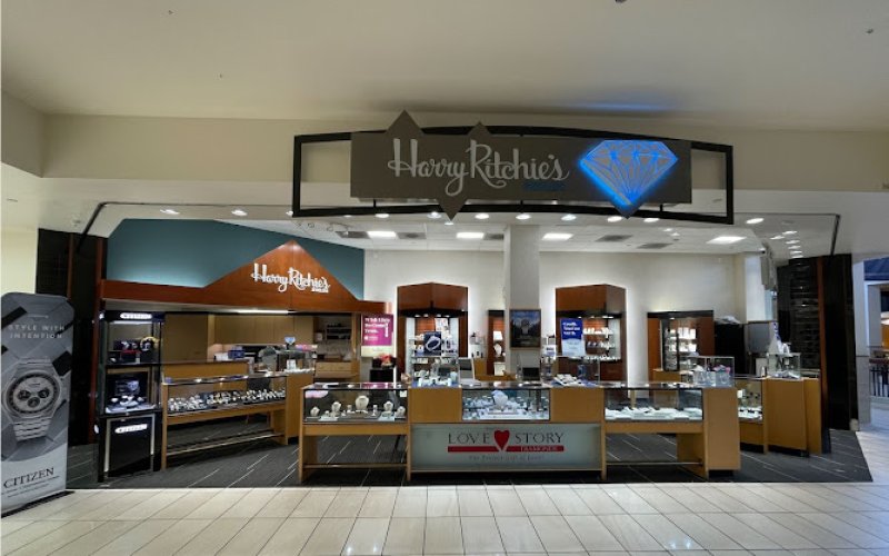 Harry Ritchie's Jewelers Salem Center — Jewelry store in Salem