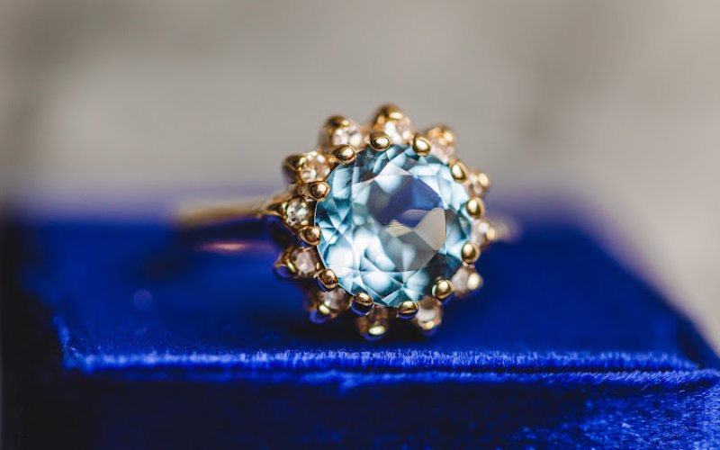 Athena Jewelry Gifts & Manufacturing Inc — Jewelry store in Wichita